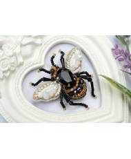 Beaded brooch kit -Bee, Tela Artis. Bead Embroidery, Needlework beading kit.