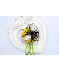 Beaded brooch kit -Bee, Tela Artis. Bead Embroidery, Needlework beading kit.