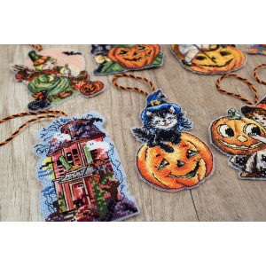Letistitch Halloween Toys Kit of 8 pieces Cross Stitch Kit L8008