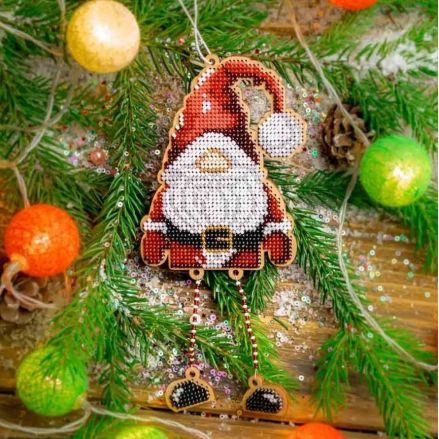 Bead Embroidery Kit on Wood, Winter Gnomes, Wonderland Crafts FLK-494