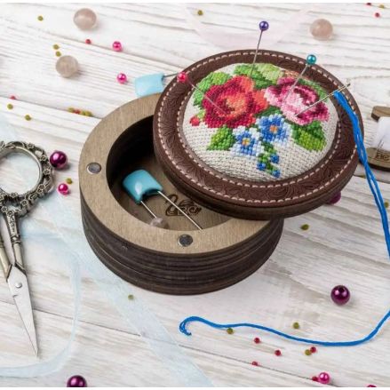 Set for making a needle holder plywood, 8,5*8,5 cm, Wonderland Crafts WLTL-027