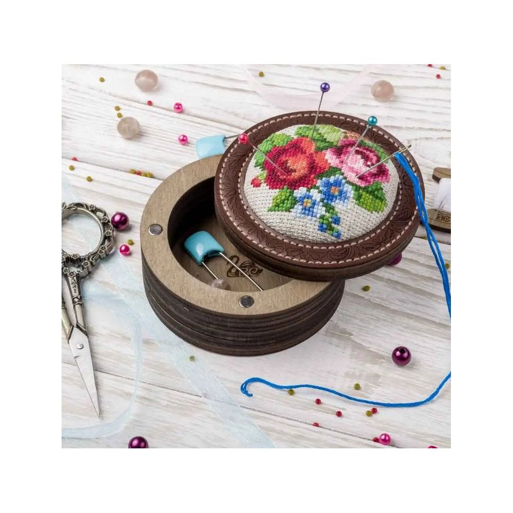 Set for making a needle holder plywood, 8,5*8,5 cm, Wonderland Crafts WLTL-027 Set for making a needle holder plywood, 8,5*8,5 cm, Wonderland Crafts WLTL-027
