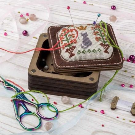 Set for making a needle holder plywood, 8,5*8,5 cm, Wonderland Crafts WLTL-034