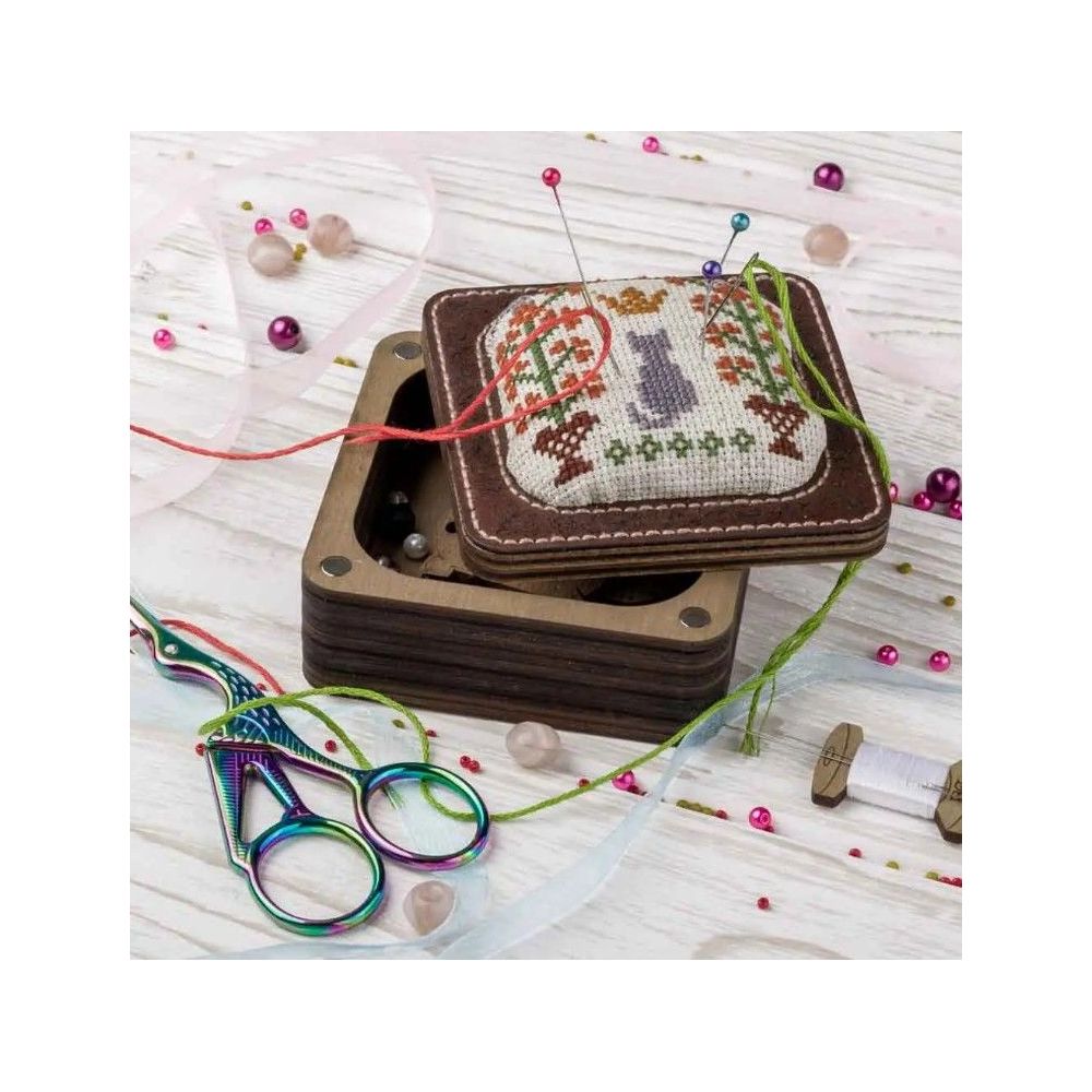 Set for making a needle holder plywood, 8,5*8,5 cm, Wonderland Crafts WLTL-034