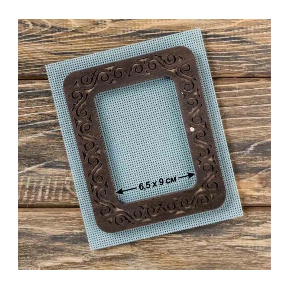 Plywood hoop for Mill-Hill beading kits and for perforated paper.