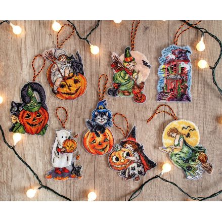 LetiStitch Counted Cross Stitch Kit L8008 – Halloween Toys (Set of 8)