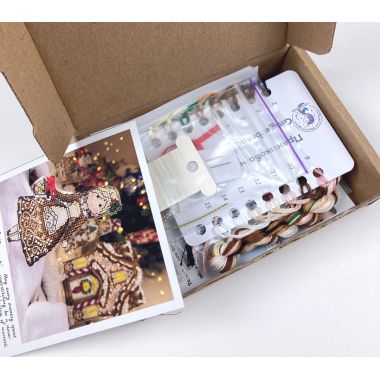 Cross Stitch Kit, Gingerbread MRS.Santa, set with threads, beads and decorative crystals.