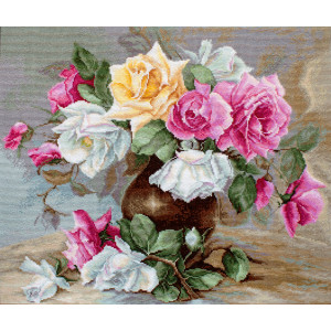 Cross Stitch Kit “Vase with Roses” Luca-S B587