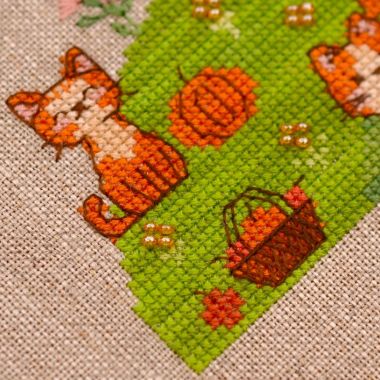 On Guard Cross Stitch Kit – Tela Artis X-027 – Square Sampler – Hand-dyed Threads