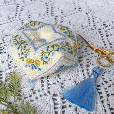 Cornflower biscorn Counted Cross Stitch sampler 363, Evenweave Fabric, hand-dyed DMC muline, melange