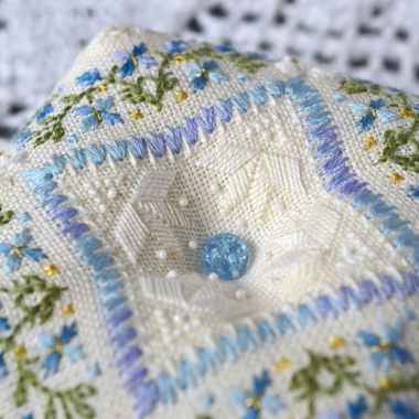 Cornflower biscorn Counted Cross Stitch Tela Artis sampler x-363