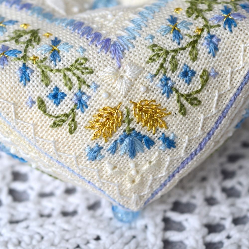 Cornflower biscorn Counted Cross Stitch Tela Artis sampler x-363