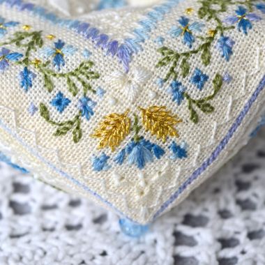 Cornflower biscorn Counted Cross Stitch Tela Artis sampler x-363