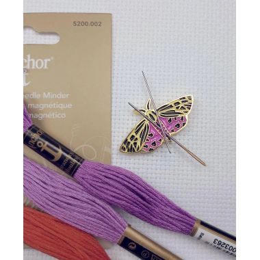 Anchor Magnetic Needle Minder 5200.002 – Moth, 1.6″ × 0.8″