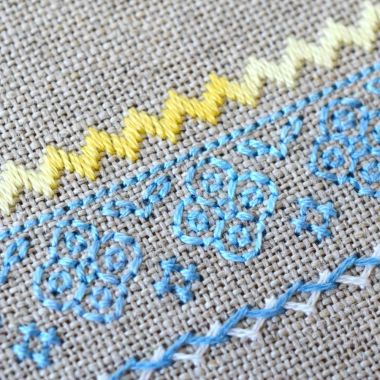 In the pasture Cross Stitch Kit – Tela Artis X-039 – Sampler – Hand-dyed Threads