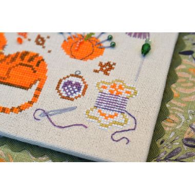 Amber Handicrafts Cross Stitch Kit – Tela Artis X-301 – Autumn Craft Sample
