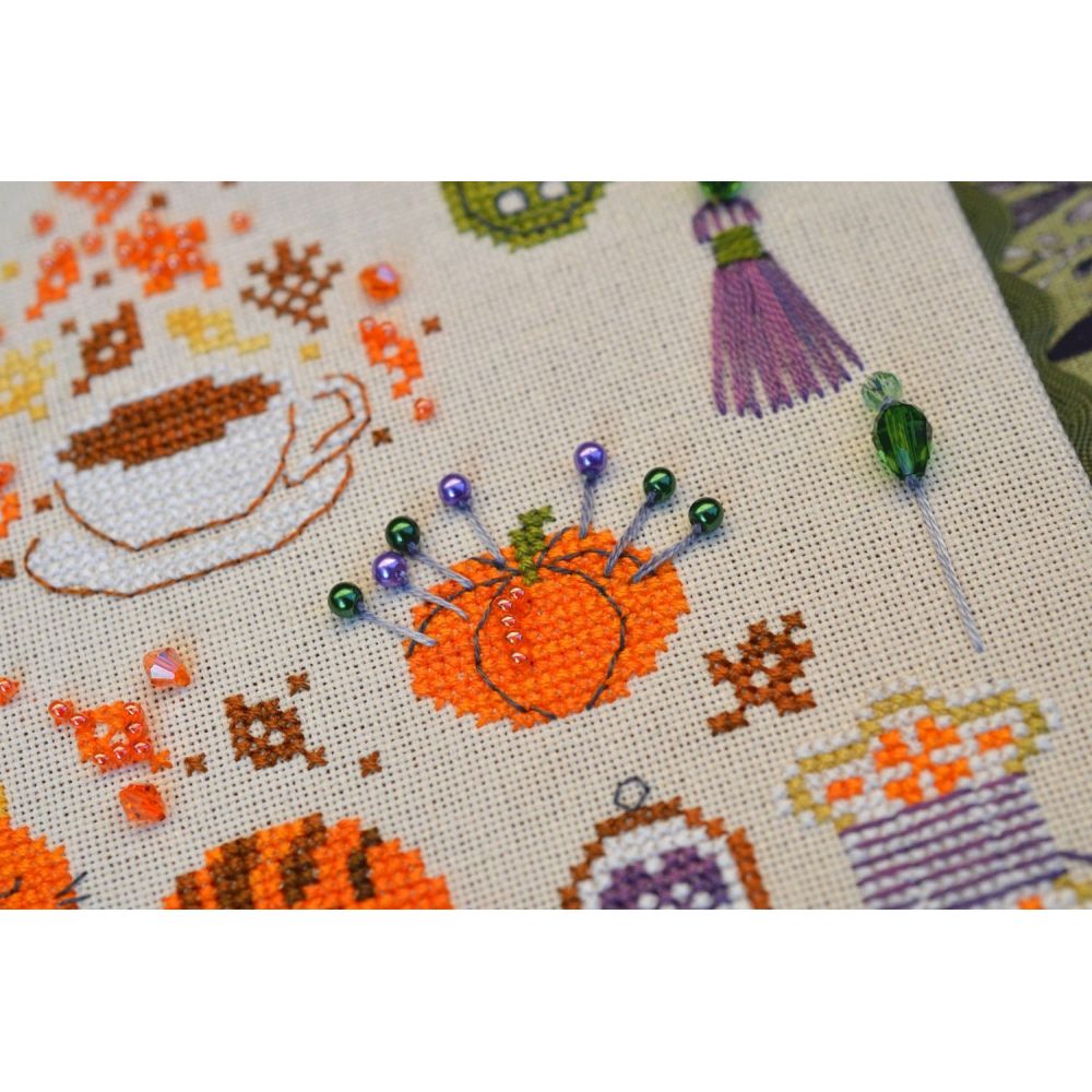 Amber Handicrafts Cross Stitch Kit – Tela Artis X-301 – Autumn Craft Sample