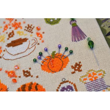 Amber Handicrafts Cross Stitch Kit – Tela Artis X-301 – Autumn Craft Sample