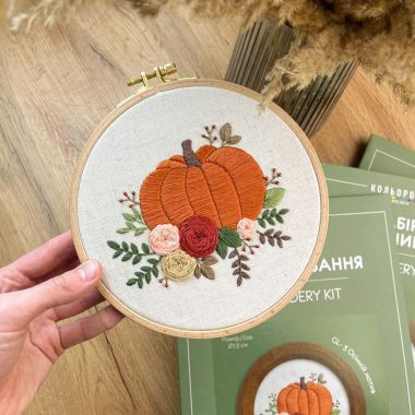 Kolorova Surface Embroidery Kit GL-3 – Autumn Motif