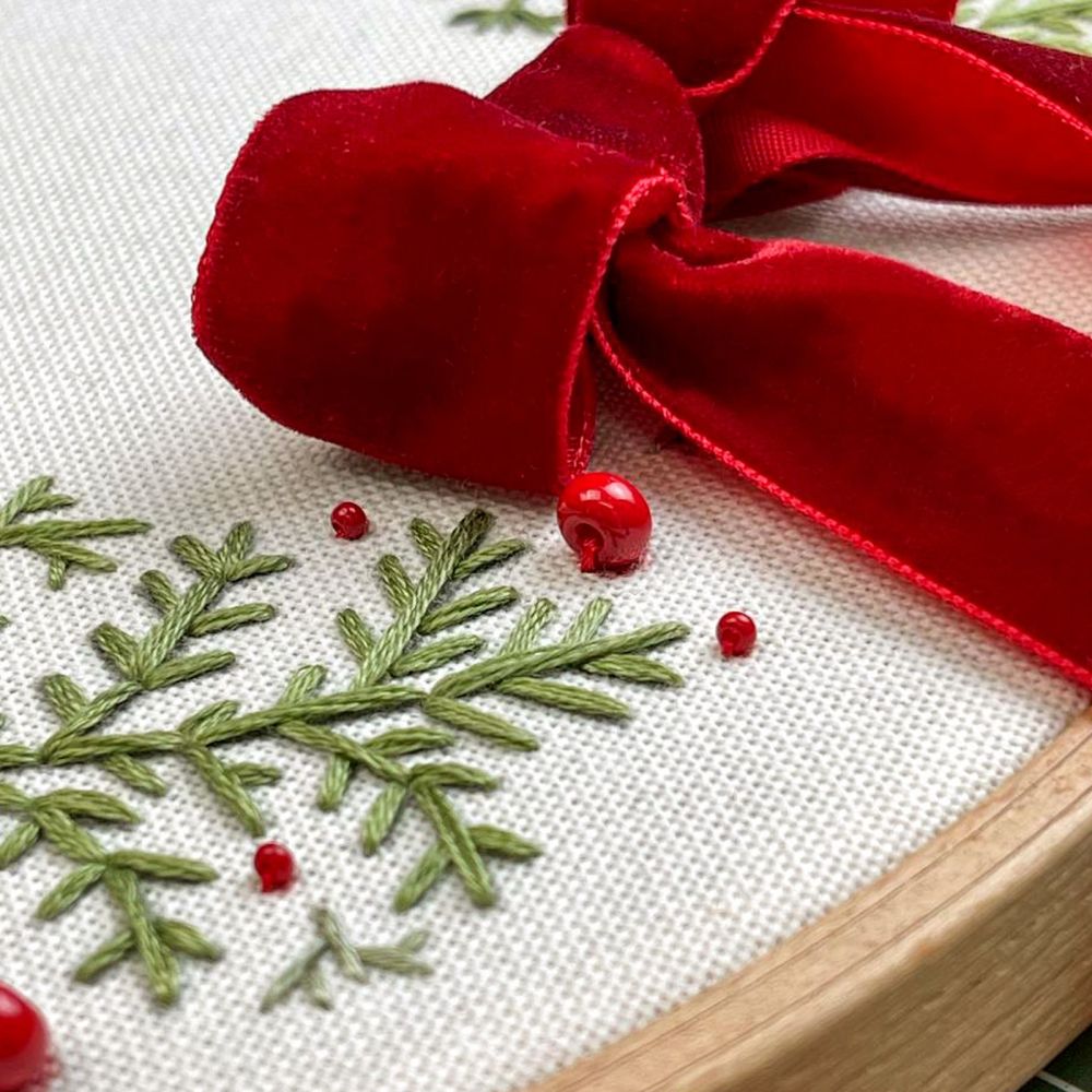 Kolorova Surface Embroidery Kit GL-5 – Festive Wreath