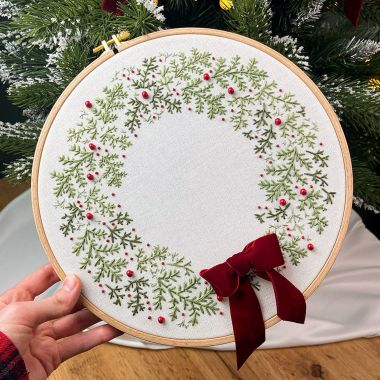 Kolorova Surface Embroidery Kit GL-5 – Festive Wreath