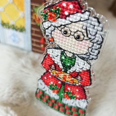 Unicstitch Counted Cross Stitch Kit on Plastic 1010 – Mrs. Santa Claus