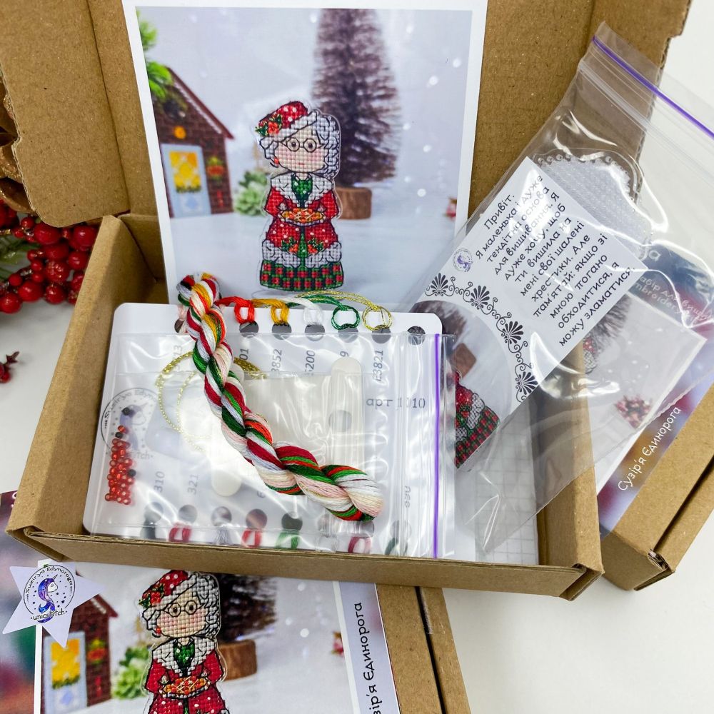 Unicstitch Counted Cross Stitch Kit on Plastic 1010 – Mrs. Santa Claus