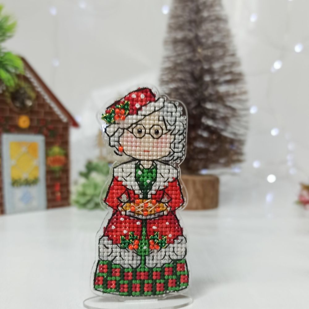 Unicstitch Counted Cross Stitch Kit on Plastic 1010 – Mrs. Santa Claus