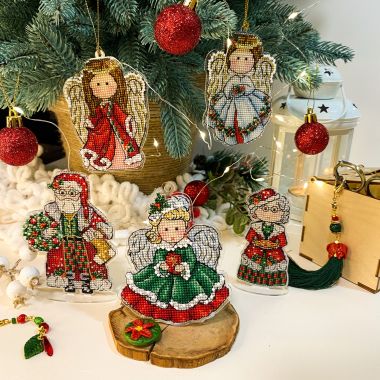 Unicstitch Counted Cross Stitch Kit on Plastic 1010 – Mrs. Santa Claus