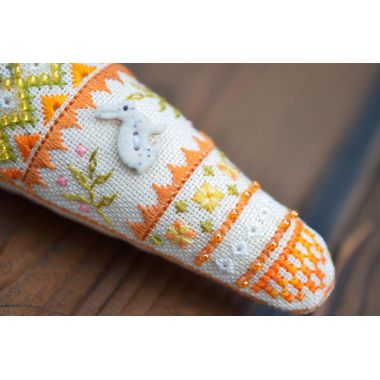 Eared Carrot Cross Stitch Kit – Tela Artis X-351 – Spring Easter Decor