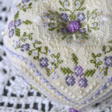 Blueberry Buscornu Counted Cross Stitch sampler Tela-Artis X-361, Evenweave Fabric