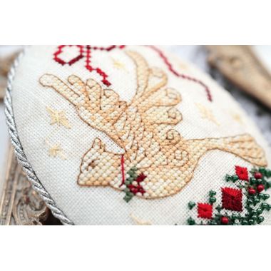 Pin Keep Bird Cross Stitch Kit – Tela Artis X-402 – Christmas Ornament – Hand-dyed Threads