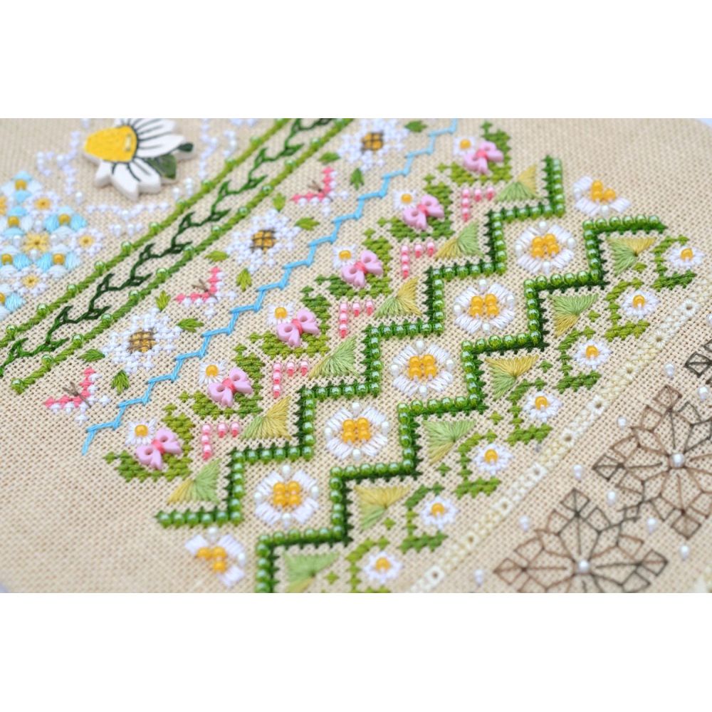 Chamomile Cross Stitch Kit – Tela-Artis X-501 – Floral Sampler Embroidery Kit