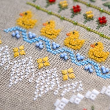 Fun Farm Goose Cross Stitch Kit – Tela Artis X-506 – Farmhouse Sampler – Hand-dyed Threads