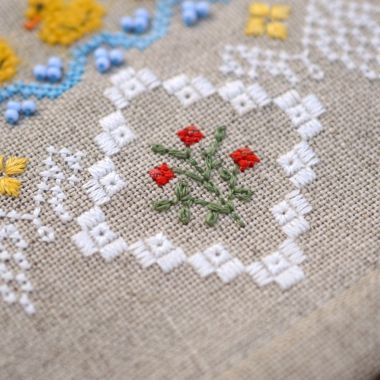 Fun Farm Goose Cross Stitch Kit – Tela Artis X-506 – Farmhouse Sampler – Hand-dyed Threads