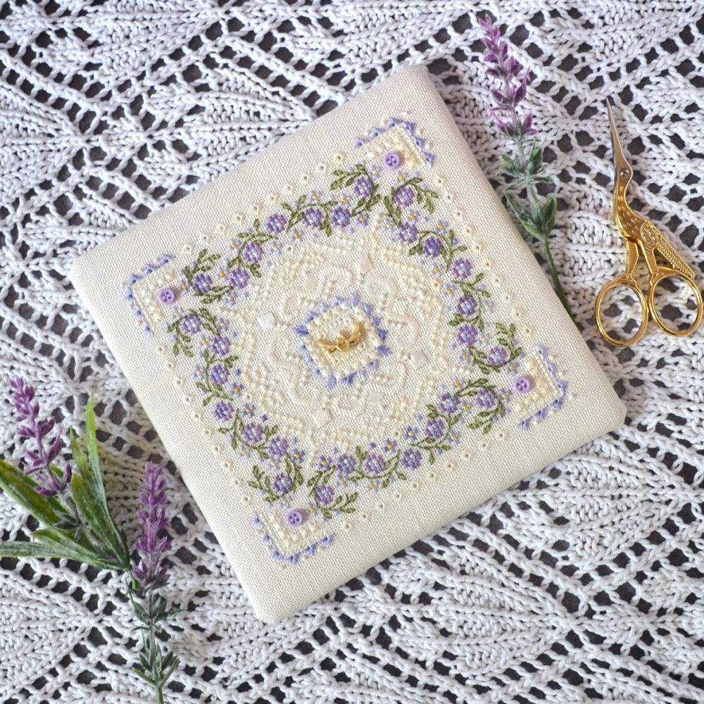 Counted Cross Stitch Black Marshmallow sampler Tela-Artis X-601, Evenweave Fabric, hand-dyed DMC muline, melange