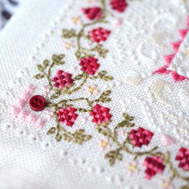 Raspberry Marshmallow Cross Stitch Kit – Tela Artis X-604 – Floral Mandala Sampler – Hand-dyed Threads